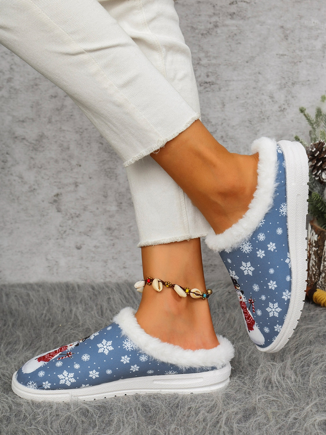 Snowman Print Flat Slippers with Faux Fur